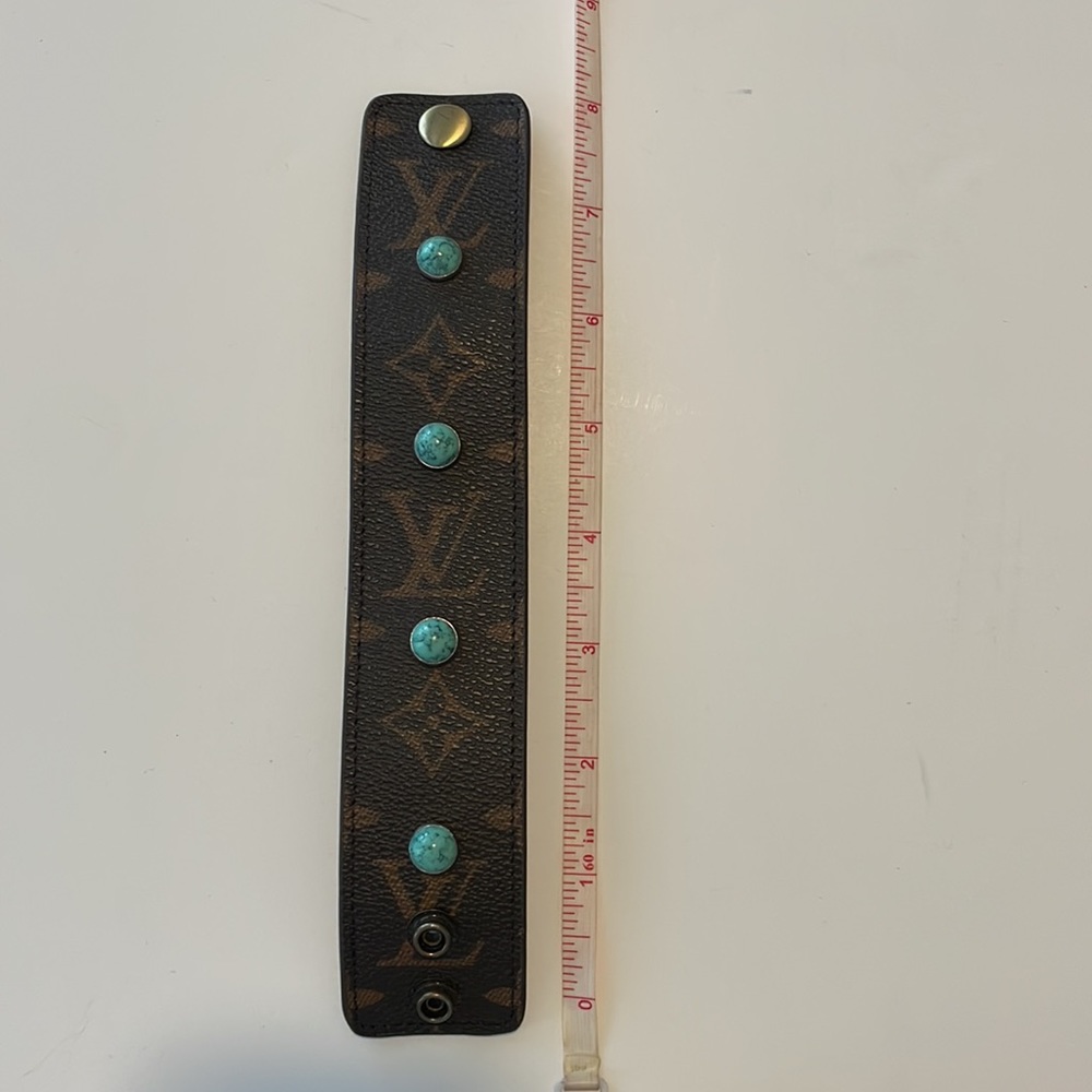 Leather bracelet 8” worn 3 or 4 times. Excellent condition. Receives compliments